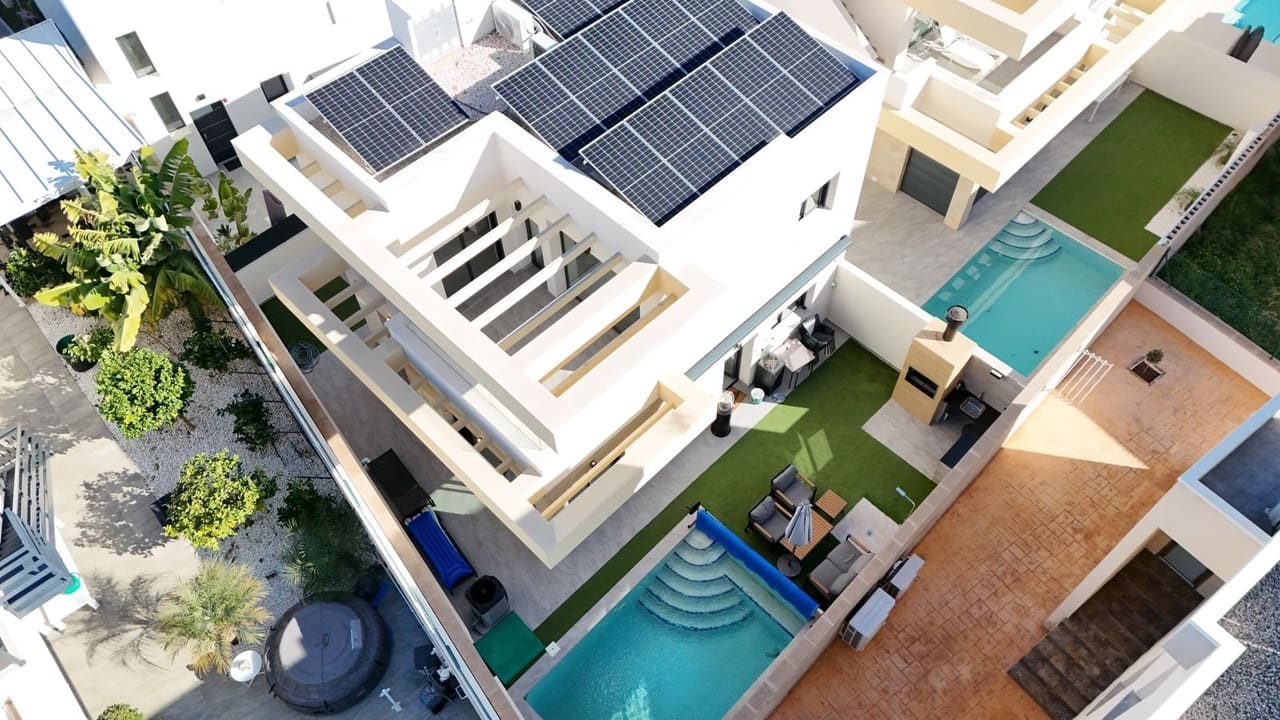 3 soverom Villa til salgs i Los Montesinos med svømmebasseng garasje - € 420 000 (Ref: 9690012)