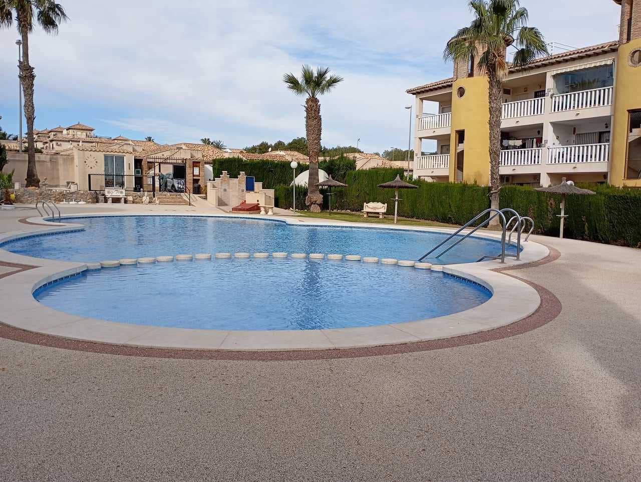 2 bedroom Apartment for sale in Villamartin with pool - € 149,995 (Ref: 9694673)