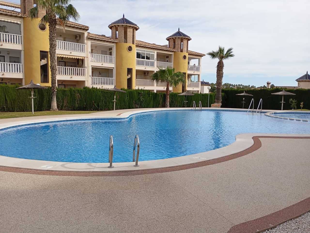 2 bedroom Apartment for sale in Villamartin with pool - € 149,995 (Ref: 9694673)