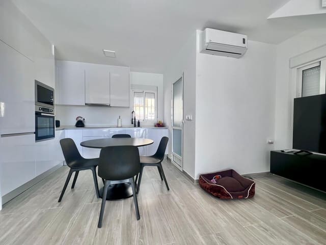 5 quarto Moradia para venda em San Miguel de Salinas com piscina - 499 000 € (Ref: 9700410)