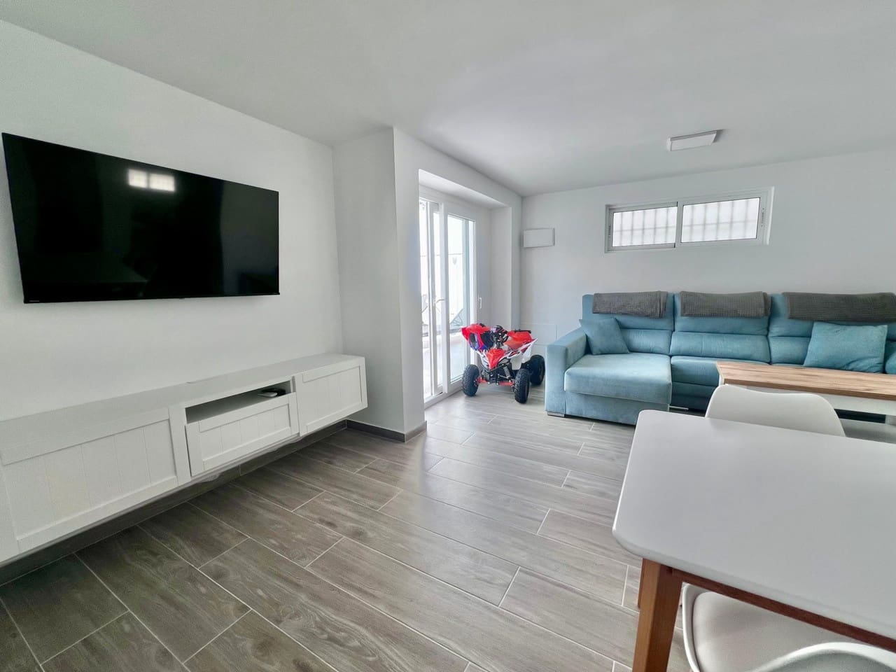 5 quarto Moradia para venda em San Miguel de Salinas com piscina - 499 000 € (Ref: 9700410)