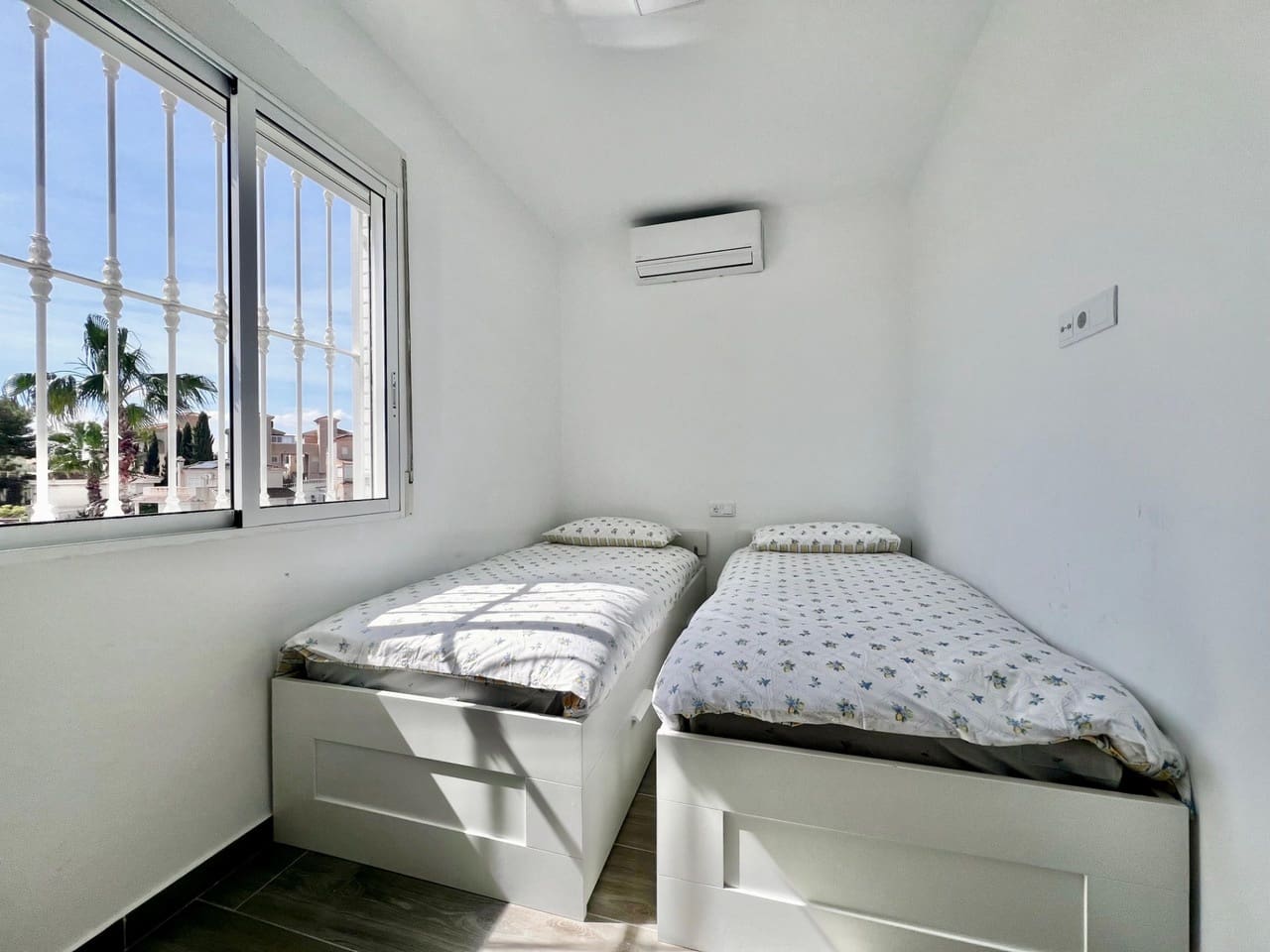 5 quarto Moradia para venda em San Miguel de Salinas com piscina - 499 000 € (Ref: 9700410)