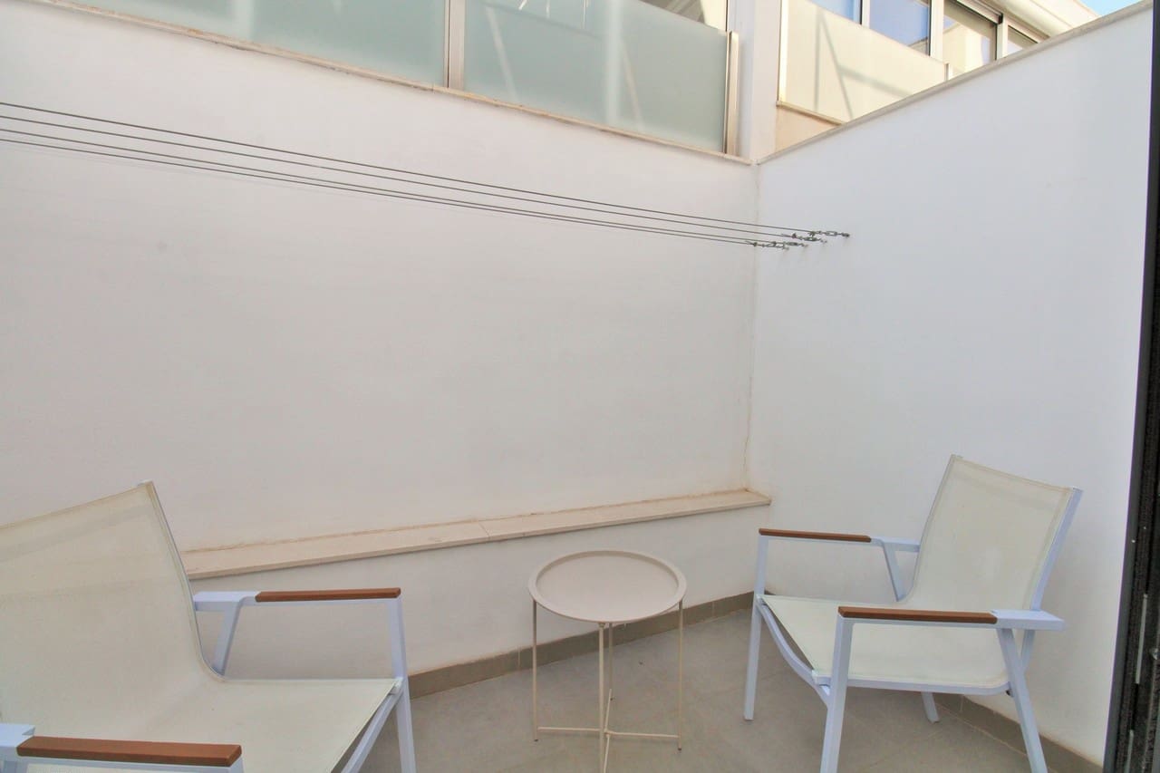 Casa de 2 habitaciones en Villamartin en venta con piscina - 294.990 € (Ref: 9704519)