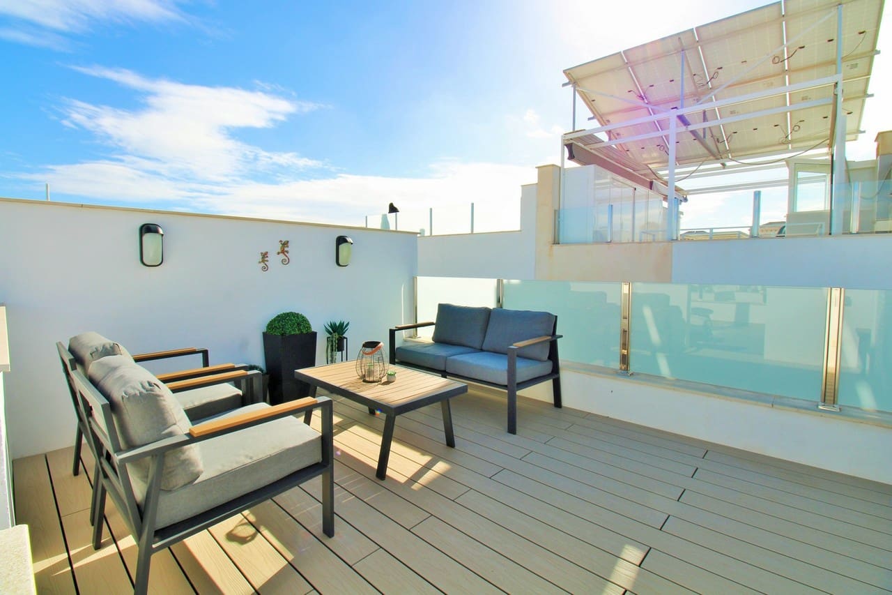 Casa de 2 habitaciones en Villamartin en venta con piscina - 294.990 € (Ref: 9704519)