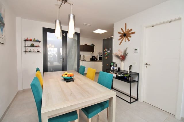 Casa de 2 habitaciones en Villamartin, Orihuela en venta con piscina - 294.990 € (Ref: 9704519)