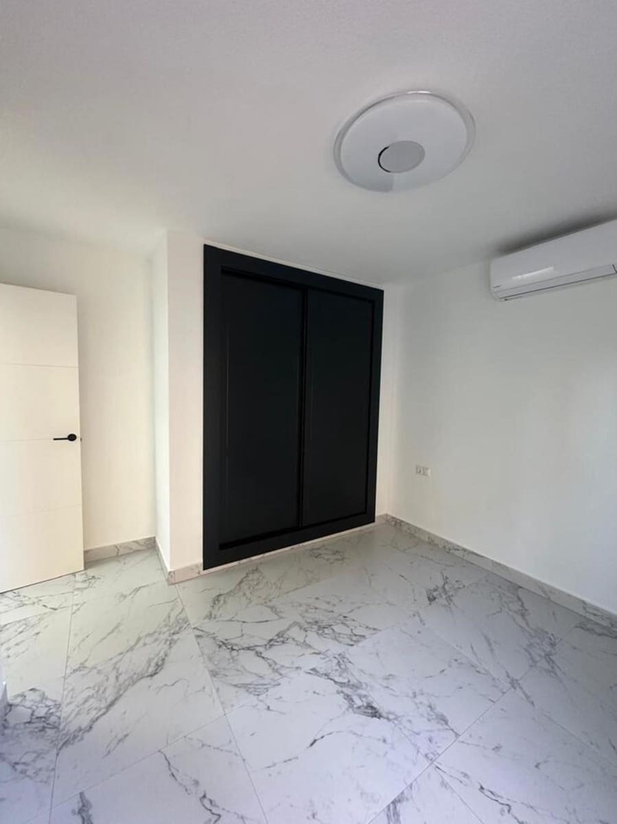 Apartamento de 3 habitaciones en Torrevieja en venta - 179.950 € (Ref: 9706220)