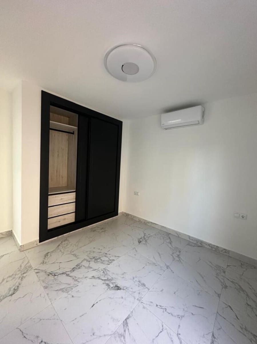 Apartamento de 3 habitaciones en Torrevieja en venta - 179.950 € (Ref: 9706220)