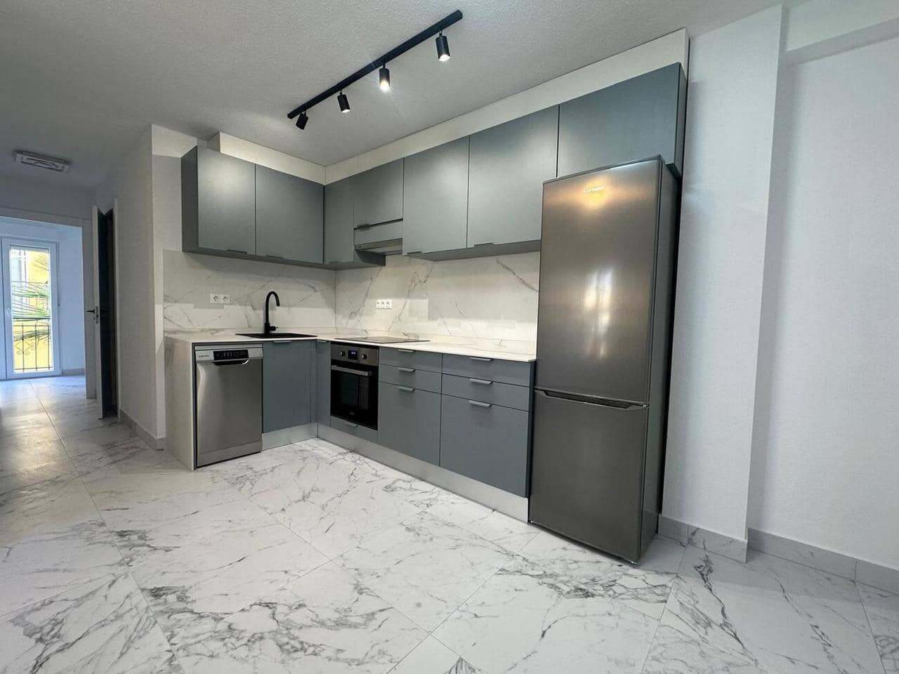 Apartamento de 3 habitaciones en Torrevieja en venta - 179.950 € (Ref: 9706220)