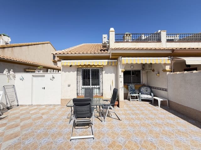 4 soveværelse Bungalow til salg i La Zenia, Orihuela med swimmingpool - € 289.000 (Ref: 9719455)