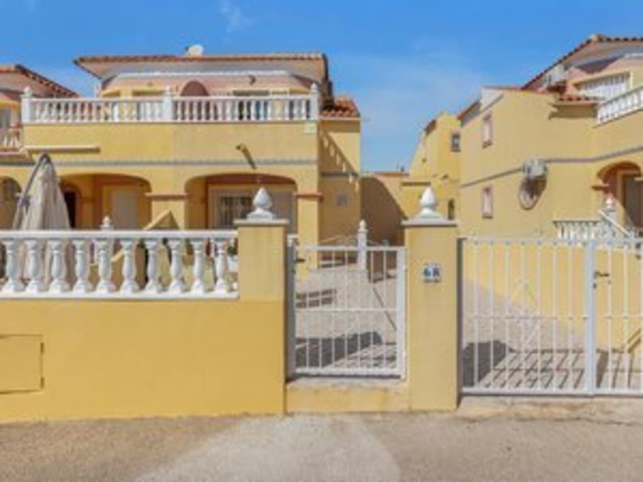 2 camera da letto Villa in vendita in Orihuela Costa con piscina - 185.000 € (Rif: 9719470)