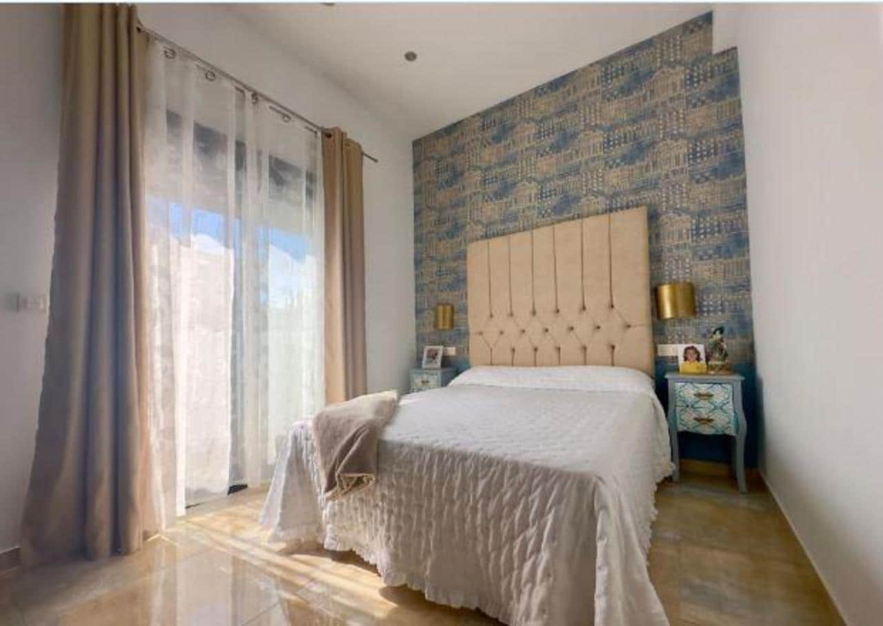 Chalet de 4 habitaciones en Pilar de la Horadada en venta con piscina - 595.000 € (Ref: 9721072)