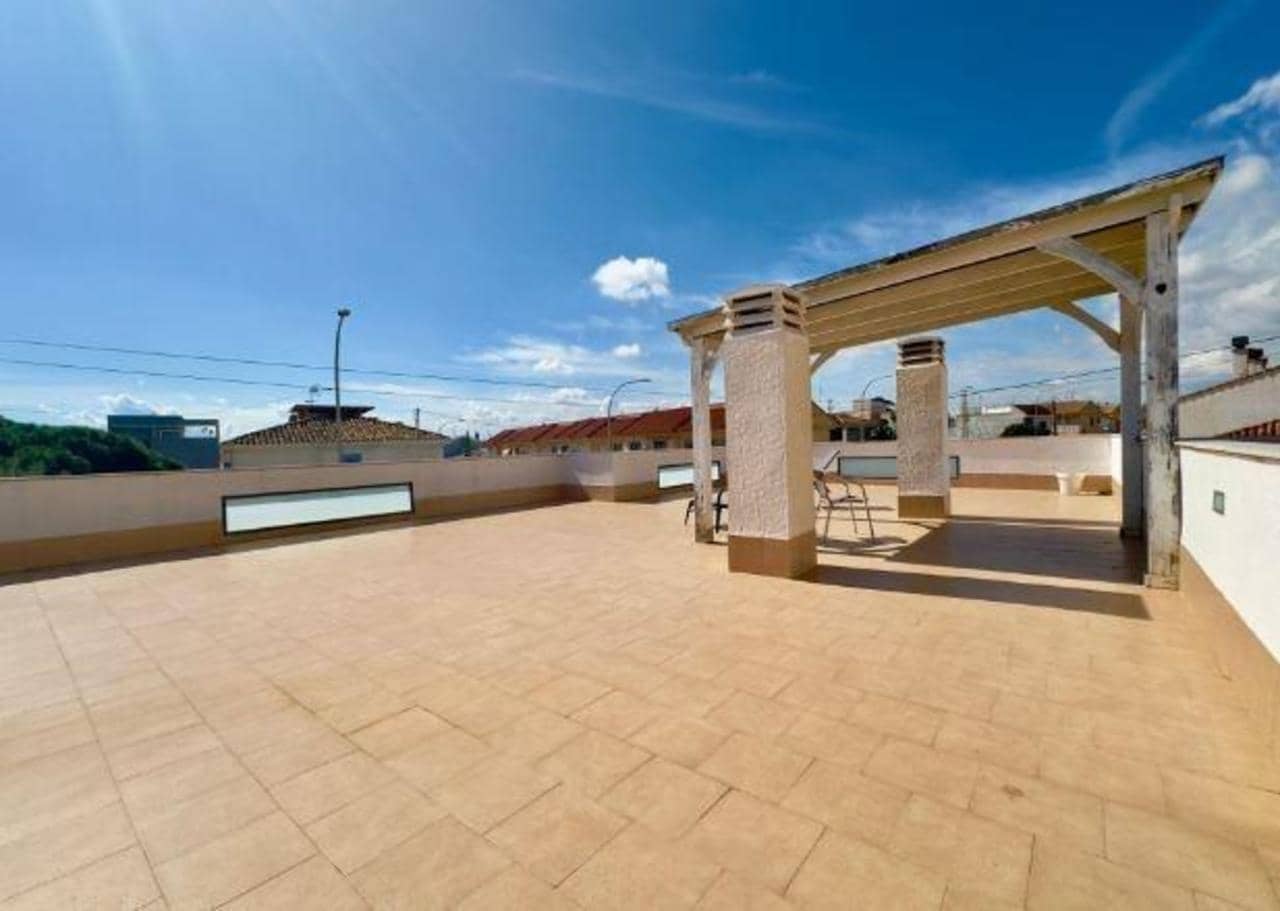 Chalet de 4 habitaciones en Pilar de la Horadada en venta con piscina - 595.000 € (Ref: 9721072)