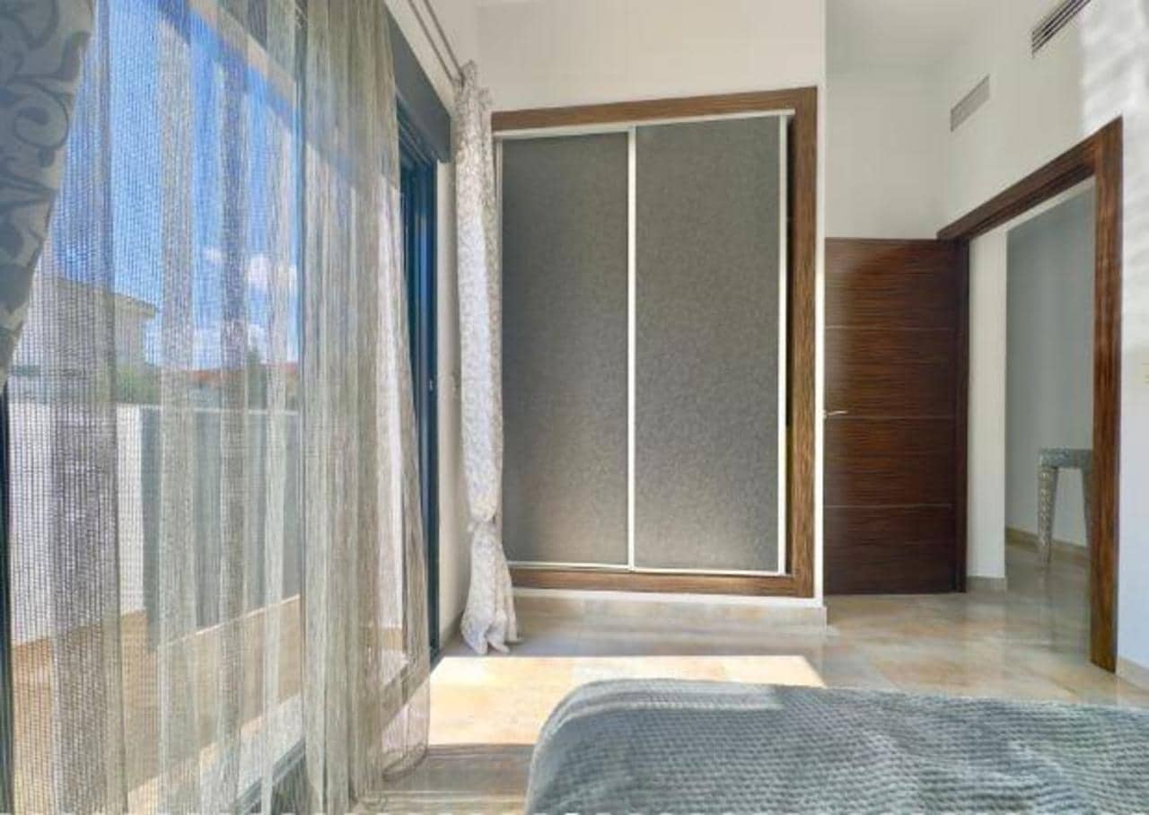 Chalet de 4 habitaciones en Pilar de la Horadada en venta con piscina - 595.000 € (Ref: 9721072)