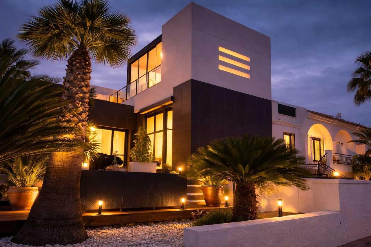 Chalet de 2 habitaciones en Orihuela Costa en venta - 329.000 € (Ref: 9721075)