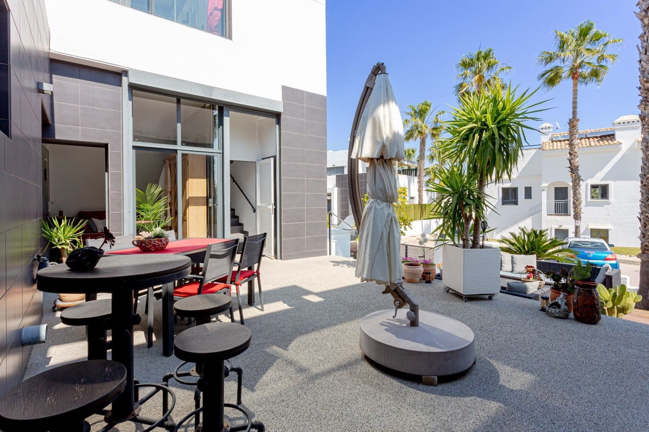 Chalet de 2 habitaciones en Orihuela Costa en venta - 329.000 € (Ref: 9721075)