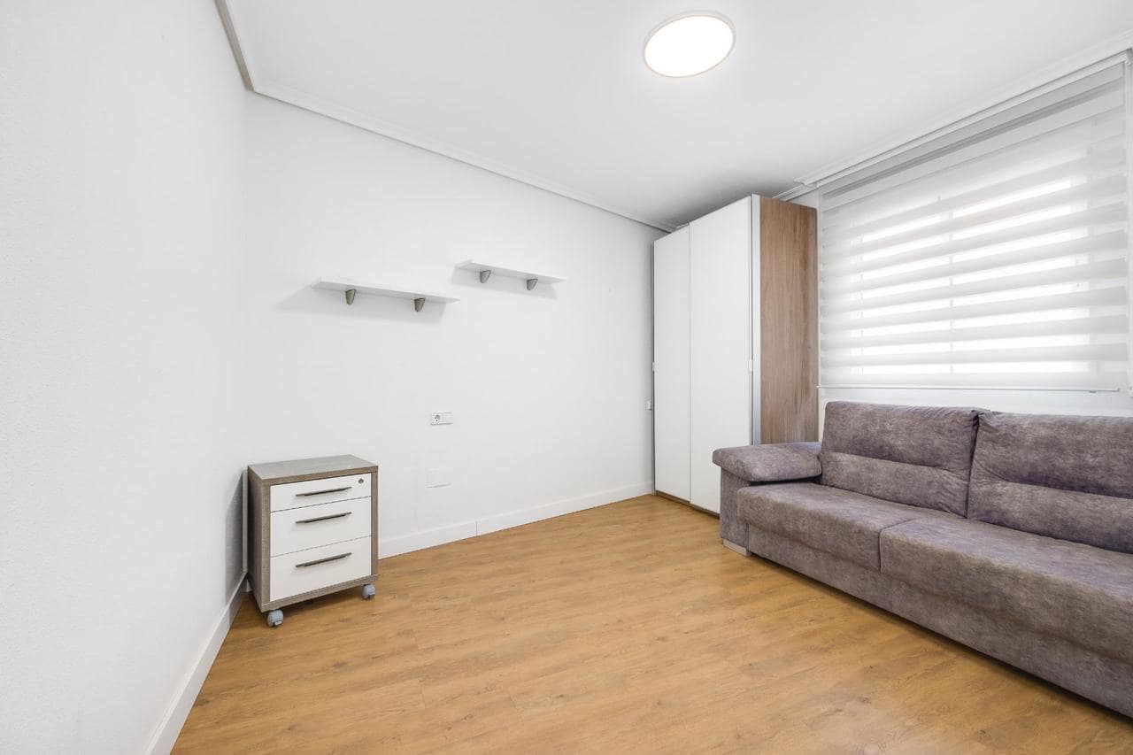 3 sypialnia Apartament na sprzedaż w Torrevieja - 195 000 € (Ref: 9721076)