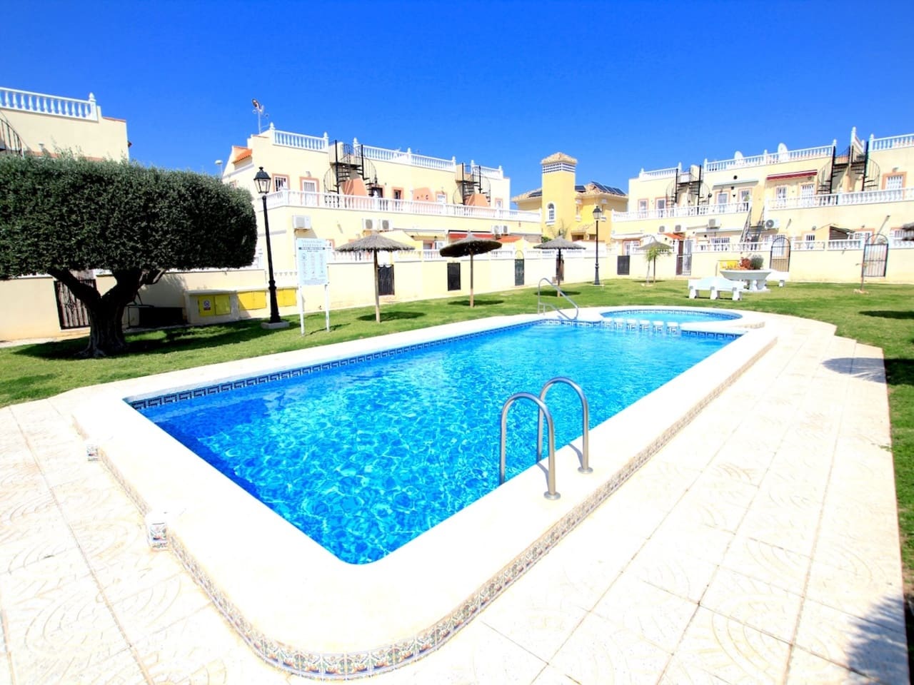 3 soveværelse Villa til salg i La Zenia - € 239.000 (Ref: 9721078)