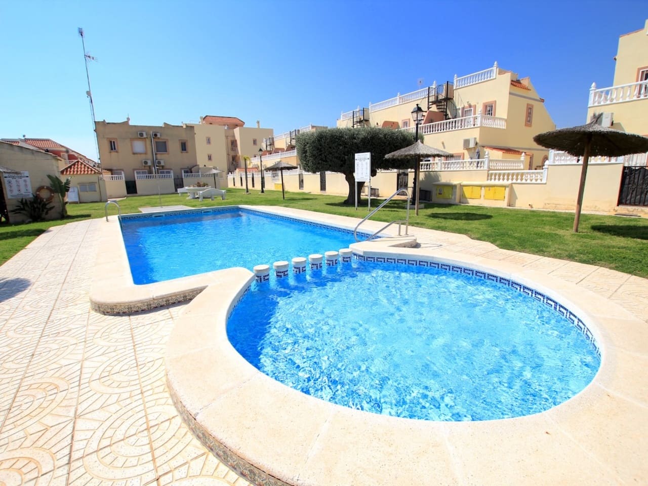 3 soveværelse Villa til salg i La Zenia - € 239.000 (Ref: 9721078)