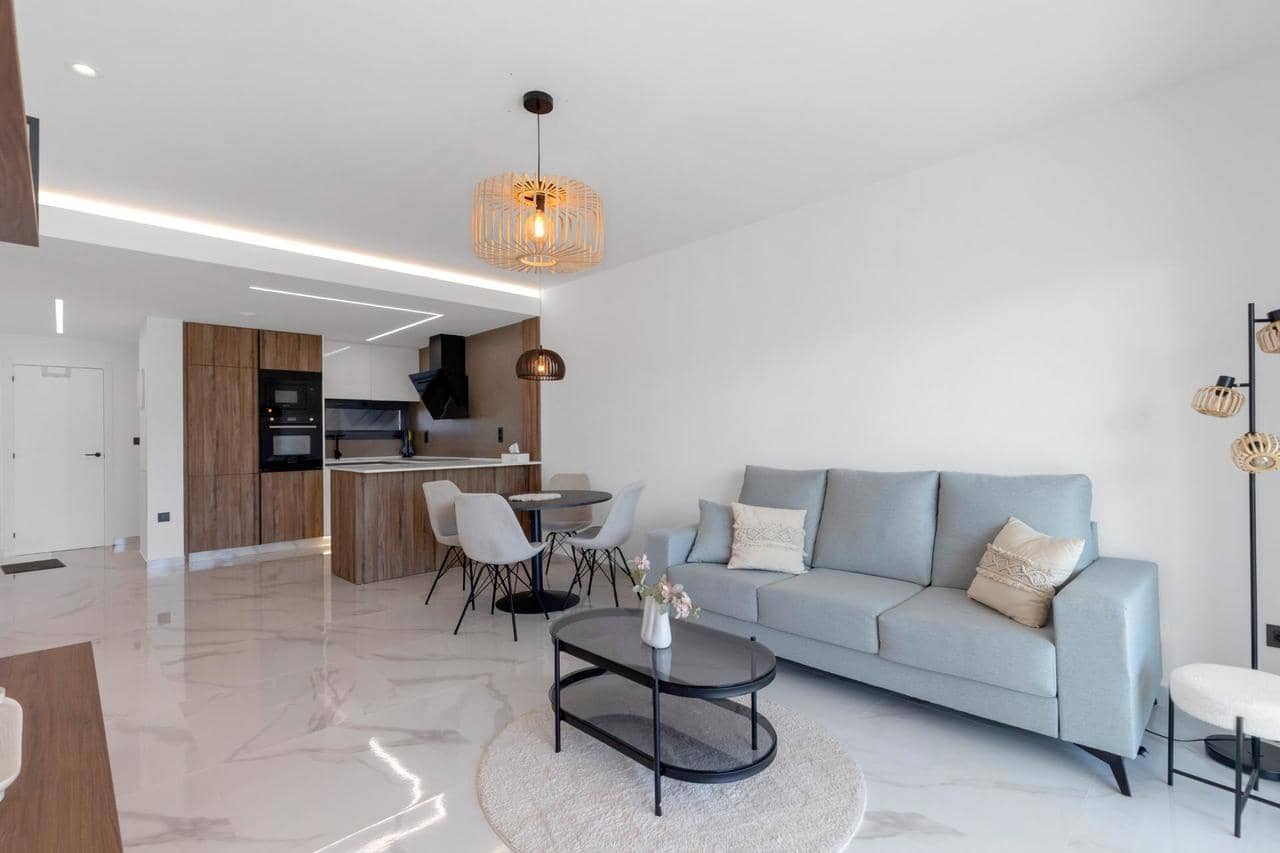 2 bedroom Apartment for sale in Guardamar del Segura with pool - € 255,000 (Ref: 9726319)