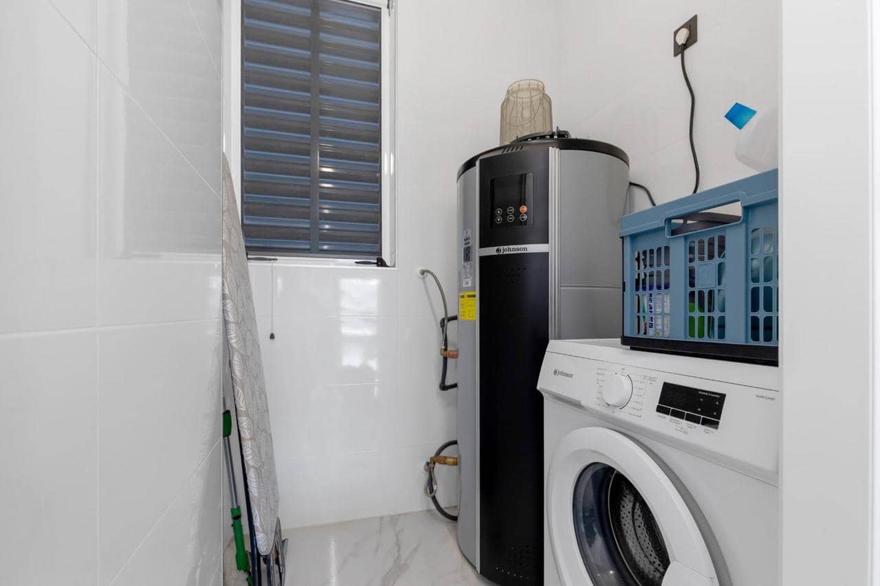 2 bedroom Apartment for sale in Guardamar del Segura with pool - € 255,000 (Ref: 9726319)