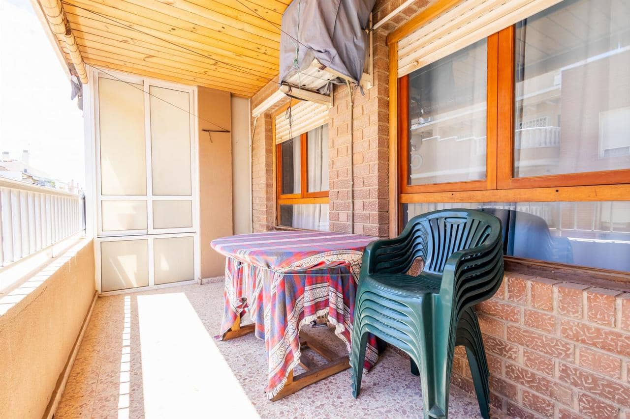 3 quarto Apartamento para venda em Torrevieja - 166 000 € (Ref: 9726323)