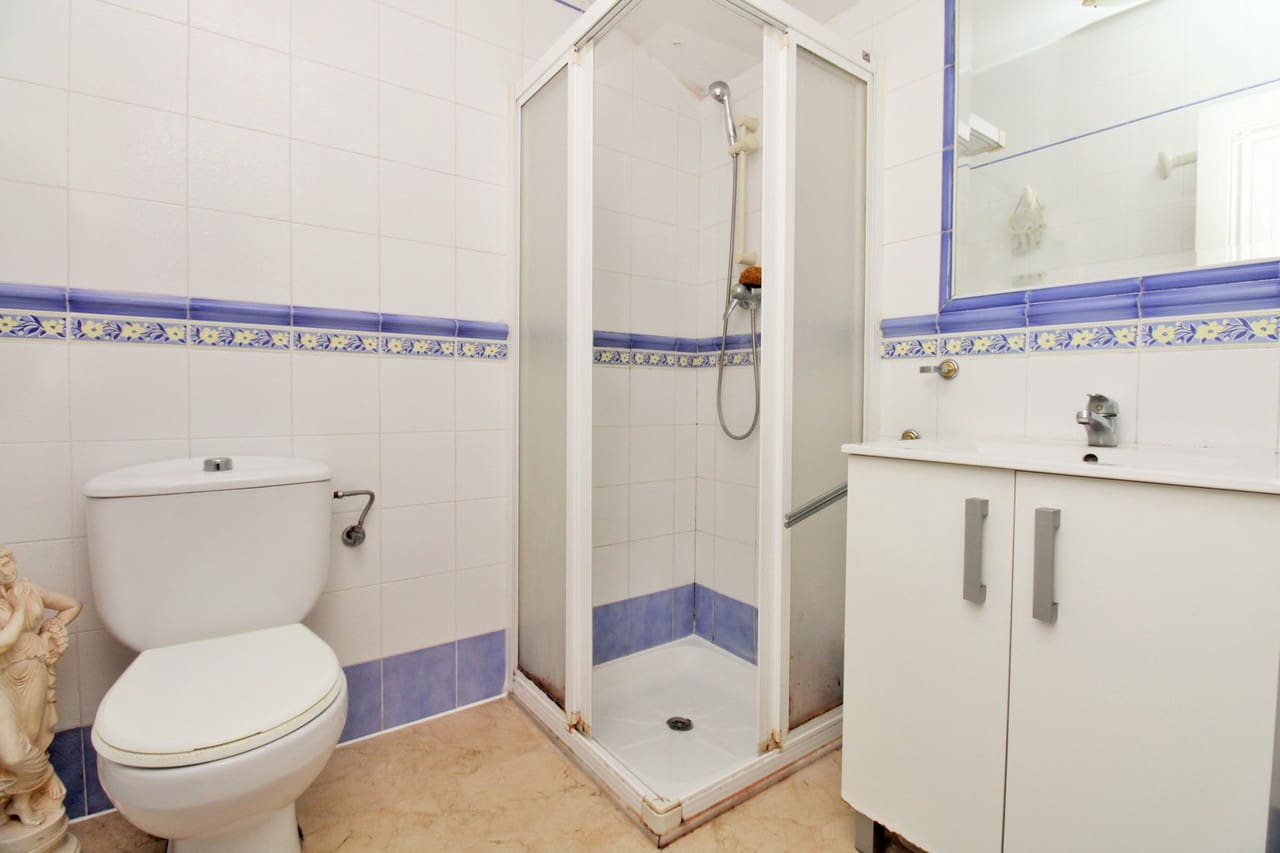 4 slaapkamer Huis te koop in Villamartin met zwembad - € 295.000 (Ref: 9726327)