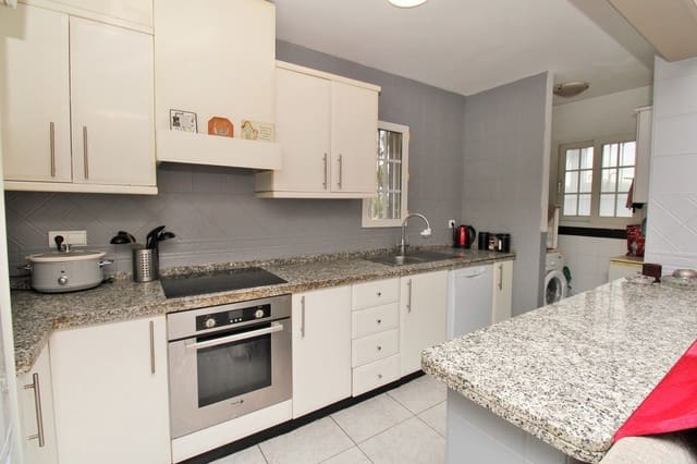 4 slaapkamer Huis te koop in Villamartin, Orihuela met zwembad - € 295.000 (Ref: 9726327)