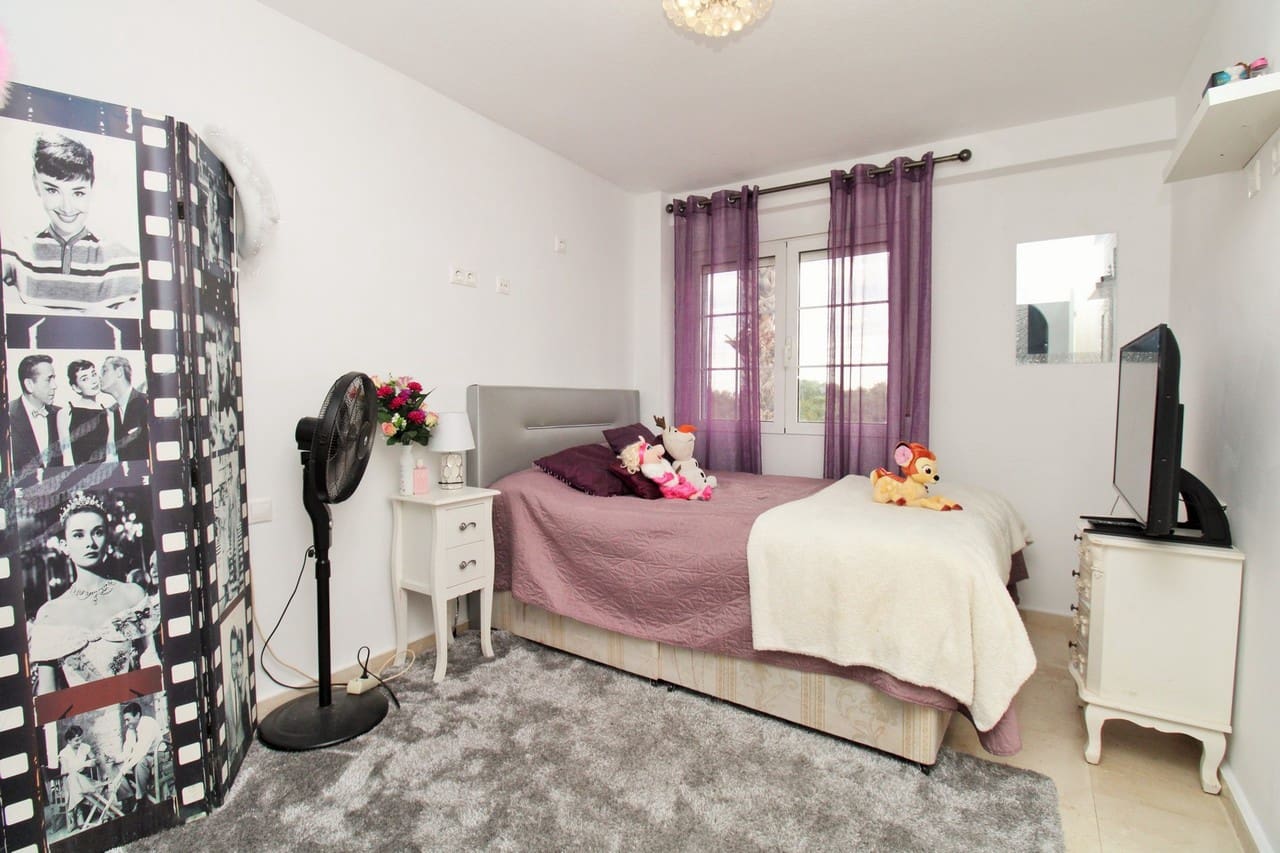 4 slaapkamer Huis te koop in Villamartin met zwembad - € 295.000 (Ref: 9726327)