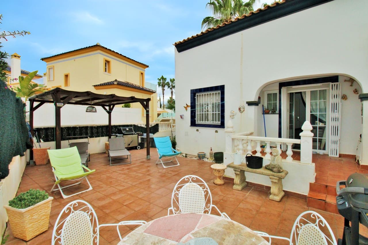 4 slaapkamer Huis te koop in Villamartin met zwembad - € 295.000 (Ref: 9726327)