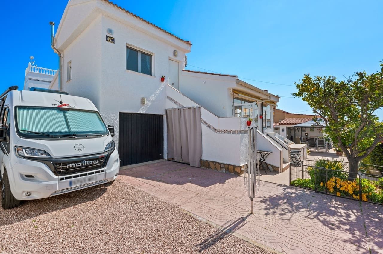 3 bedroom Villa for sale in Ciudad Quesada with pool garage - € 495,000 (Ref: 9726328)