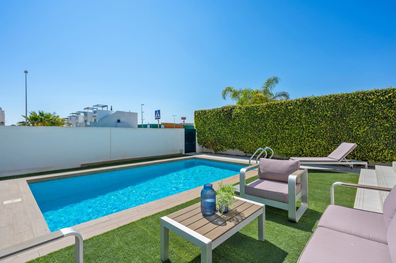 3 soveværelse Villa til salg i Ciudad Quesada med swimmingpool - € 499.000 (Ref: 9728544)