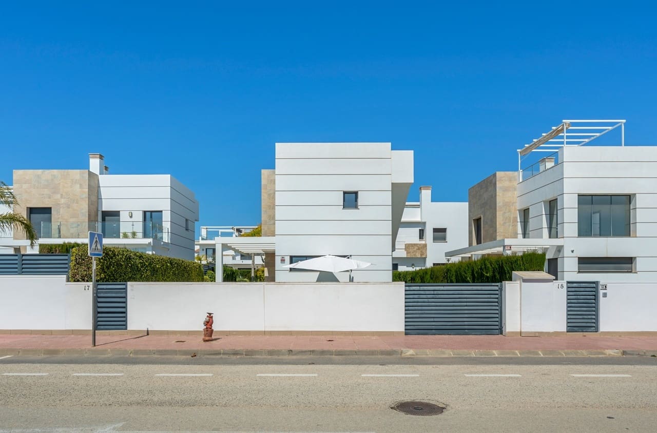 3 soveværelse Villa til salg i Ciudad Quesada med swimmingpool - € 499.000 (Ref: 9728544)