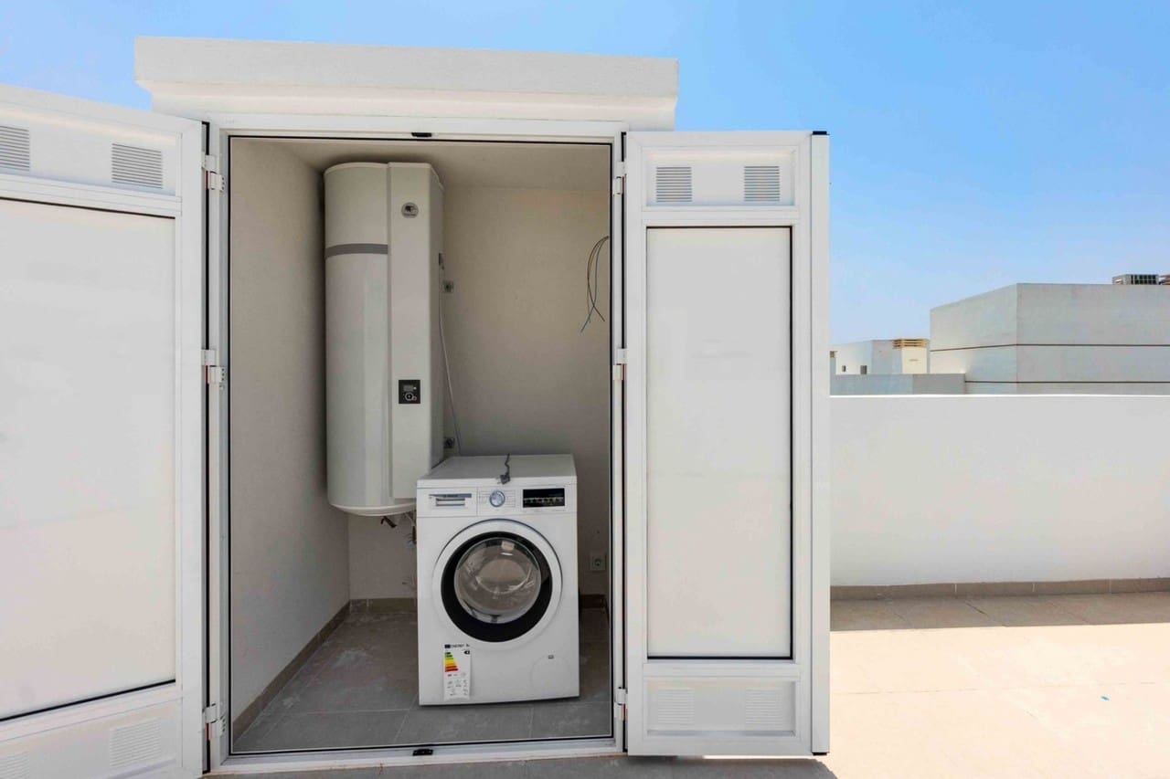 2 bedroom Apartment for sale in Ciudad Quesada with pool - € 338,000 (Ref: 9728545)