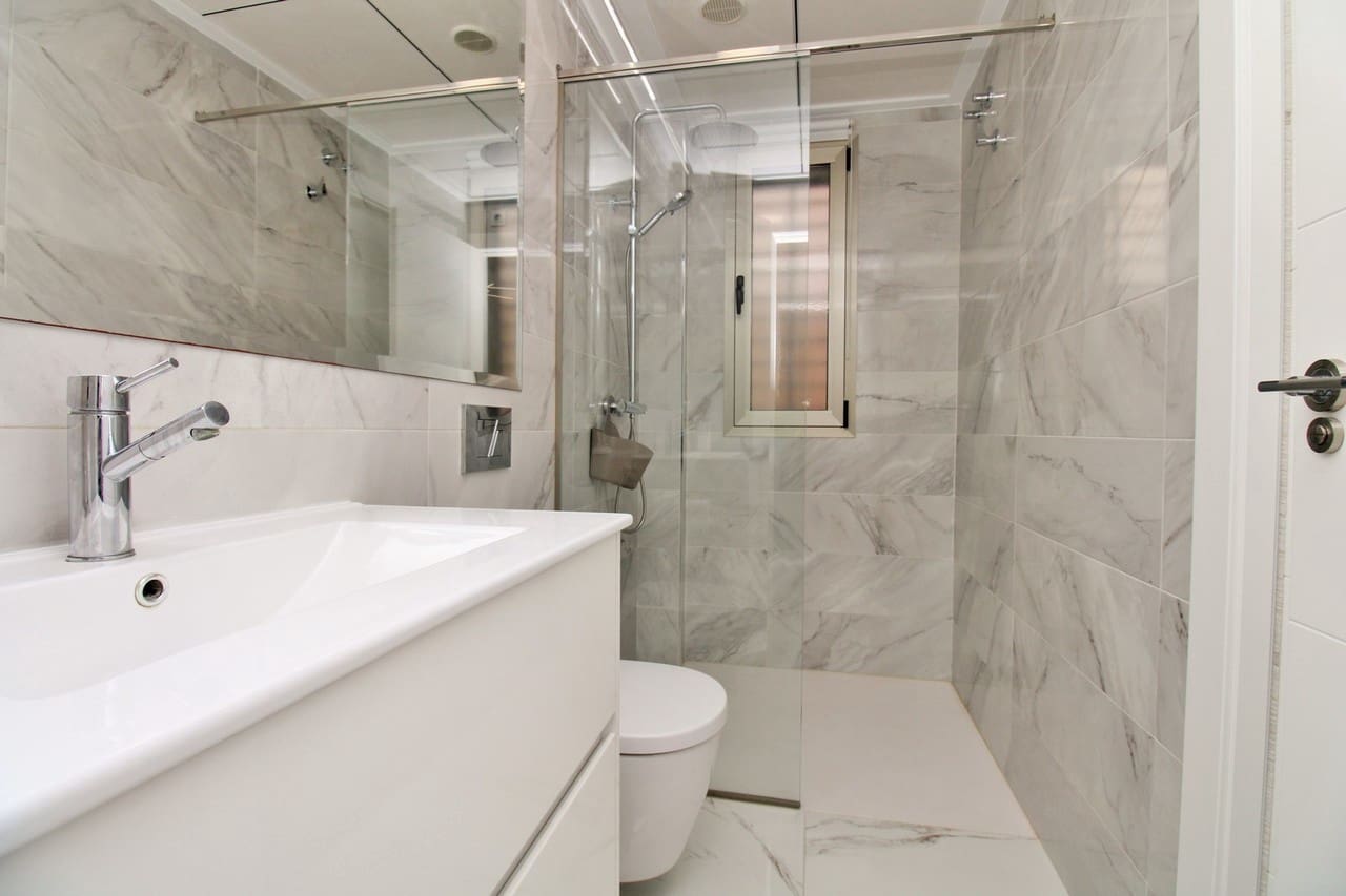 3 makuuhuone Huvila myytävänä paikassa Villamartin mukana uima-altaan - 375 000 € (Ref: 9728547)