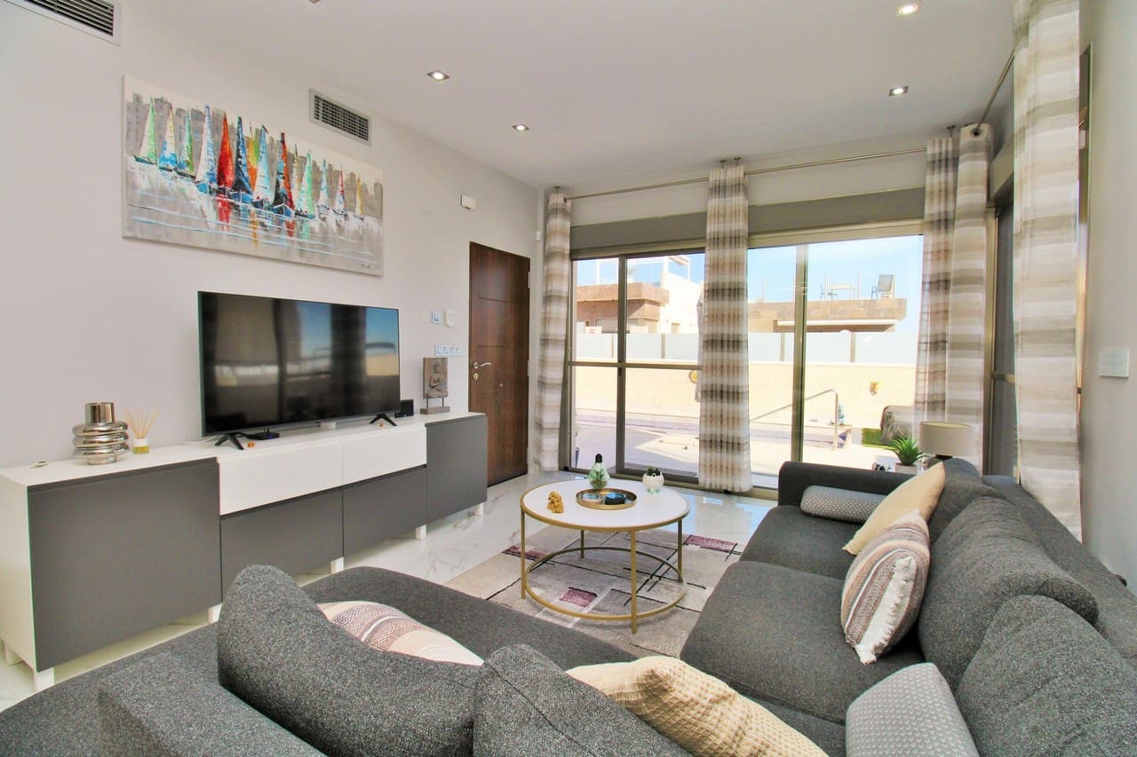 3 makuuhuone Huvila myytävänä paikassa Villamartin mukana uima-altaan - 375 000 € (Ref: 9728547)