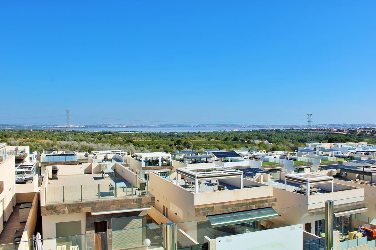 3 makuuhuone Huvila myytävänä paikassa Villamartin mukana uima-altaan - 375 000 € (Ref: 9728547)