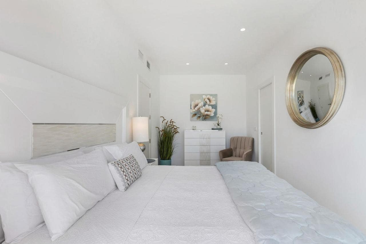 3 soveværelse Villa til salg i Los Alcazares med swimmingpool - € 489.000 (Ref: 9728555)