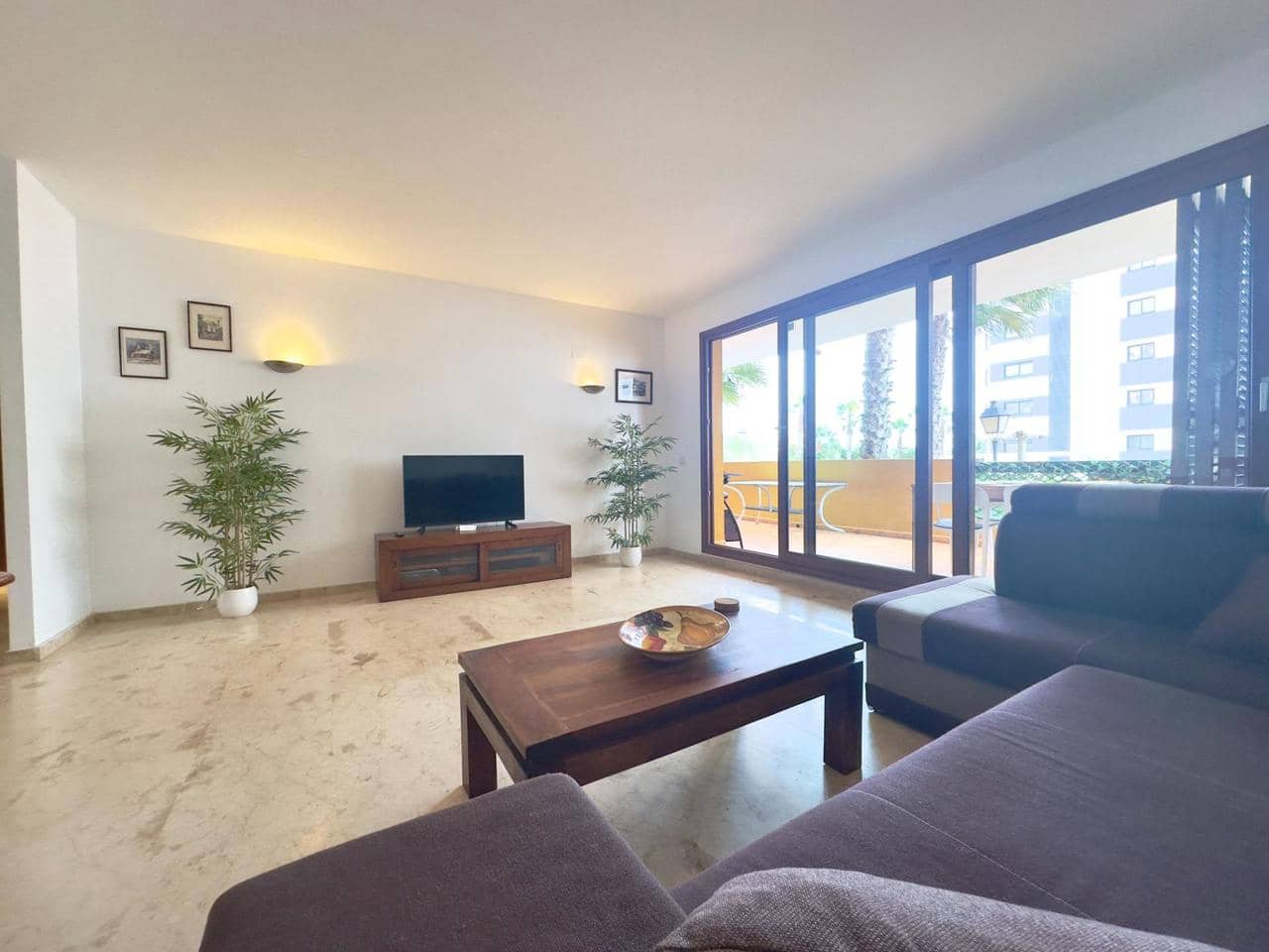 2 Zimmer Apartment zu verkaufen in Torrevieja mit Pool - 330.000 € (Ref: 9728559)
