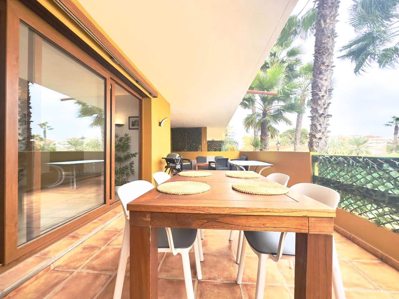 2 Zimmer Apartment zu verkaufen in Torrevieja mit Pool - 330.000 € (Ref: 9728559)