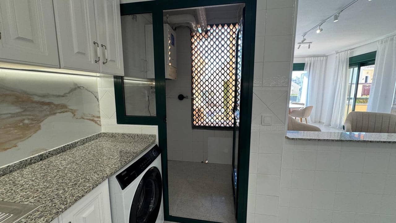 2 makuuhuone Huoneisto myytävänä paikassa Orihuela Costa mukana uima-altaan - 249 000 € (Ref: 9728560)