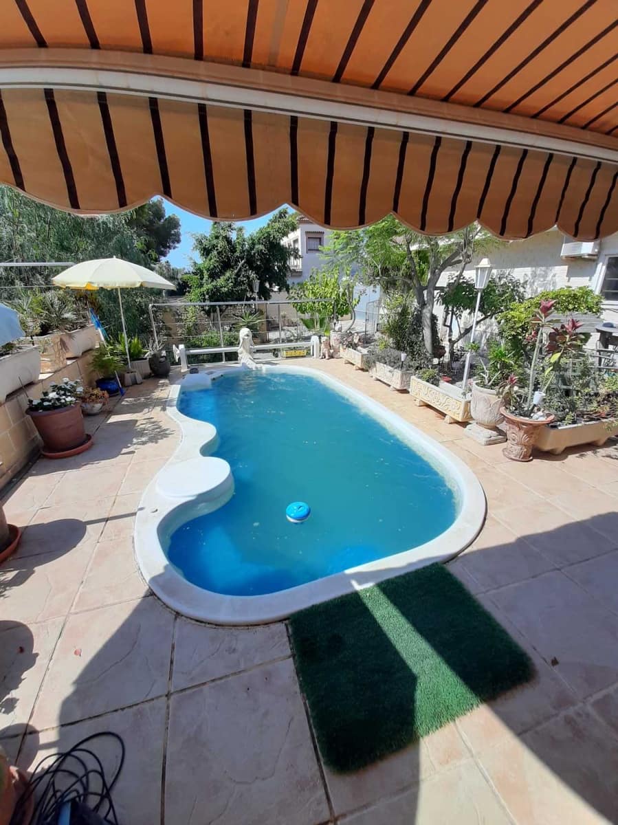 5 Zimmer Villa zu verkaufen in Orihuela Costa - 740.000 € (Ref: 9735286)