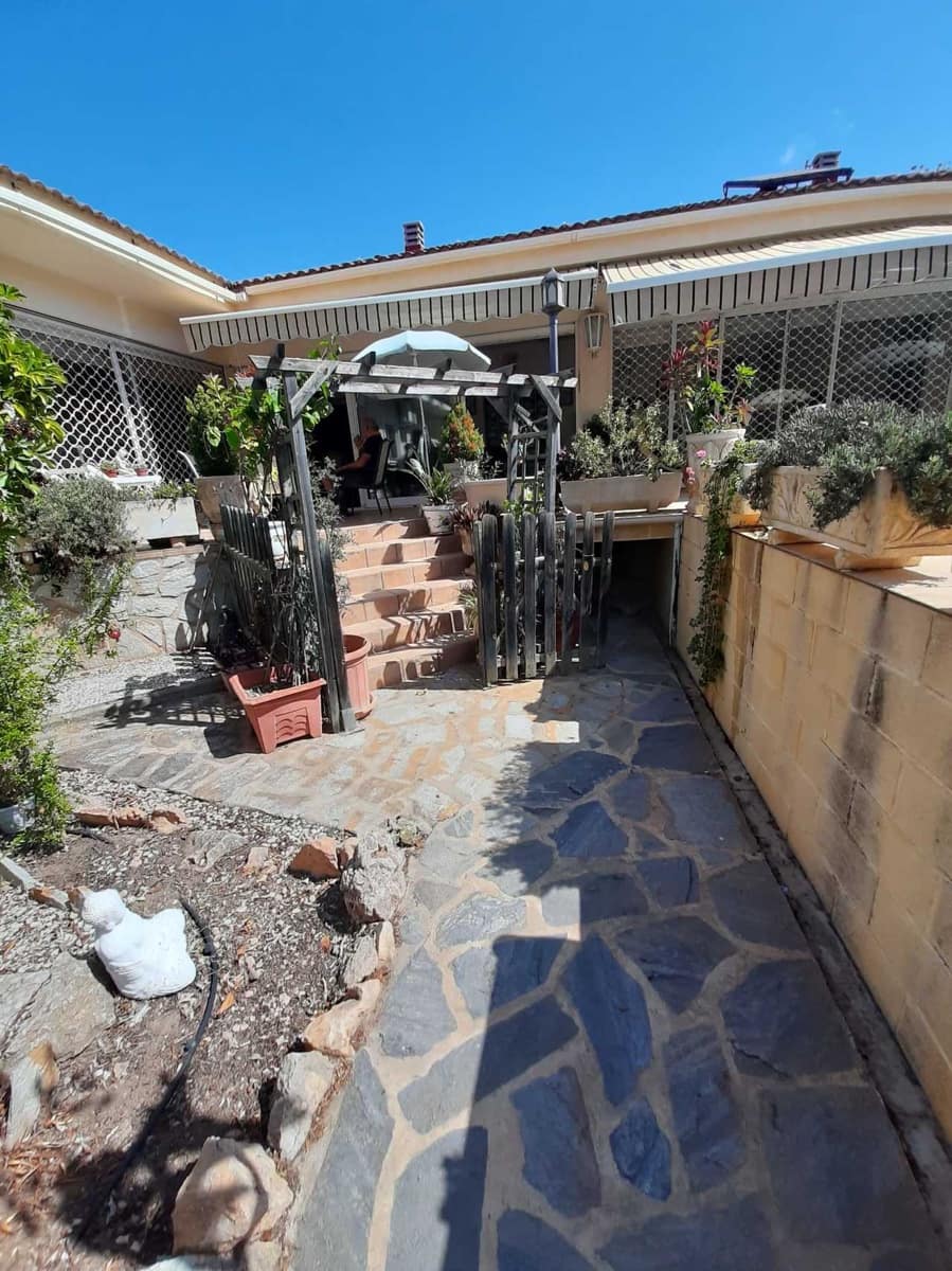 5 Zimmer Villa zu verkaufen in Orihuela Costa - 740.000 € (Ref: 9735286)