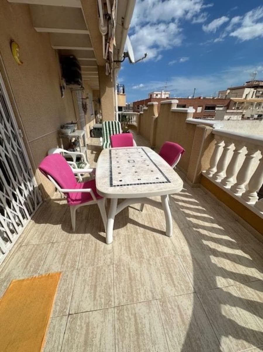 Apartamento de 2 habitaciones en Torrevieja en venta - 190.000 € (Ref: 9735298)