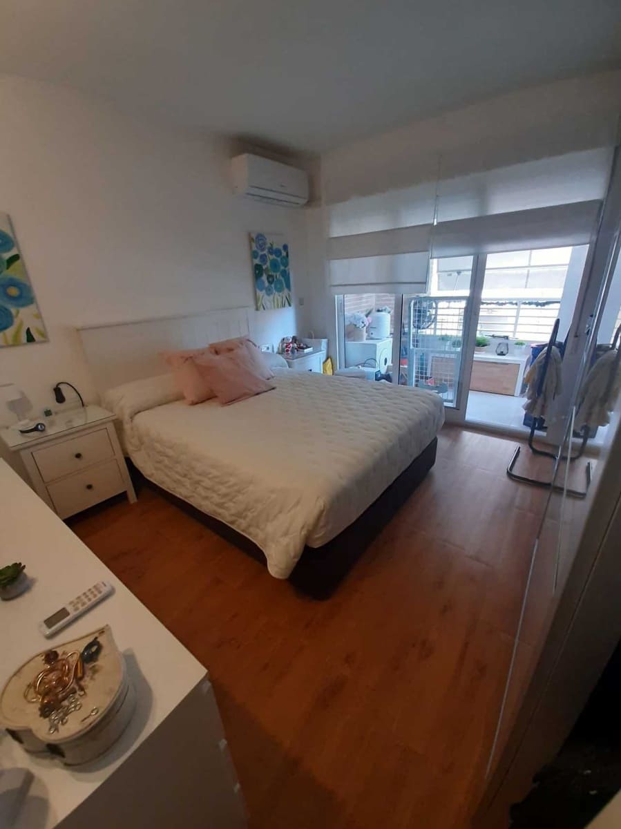 Apartamento de 3 habitaciones en Torrevieja en venta - 310.000 € (Ref: 9735299)