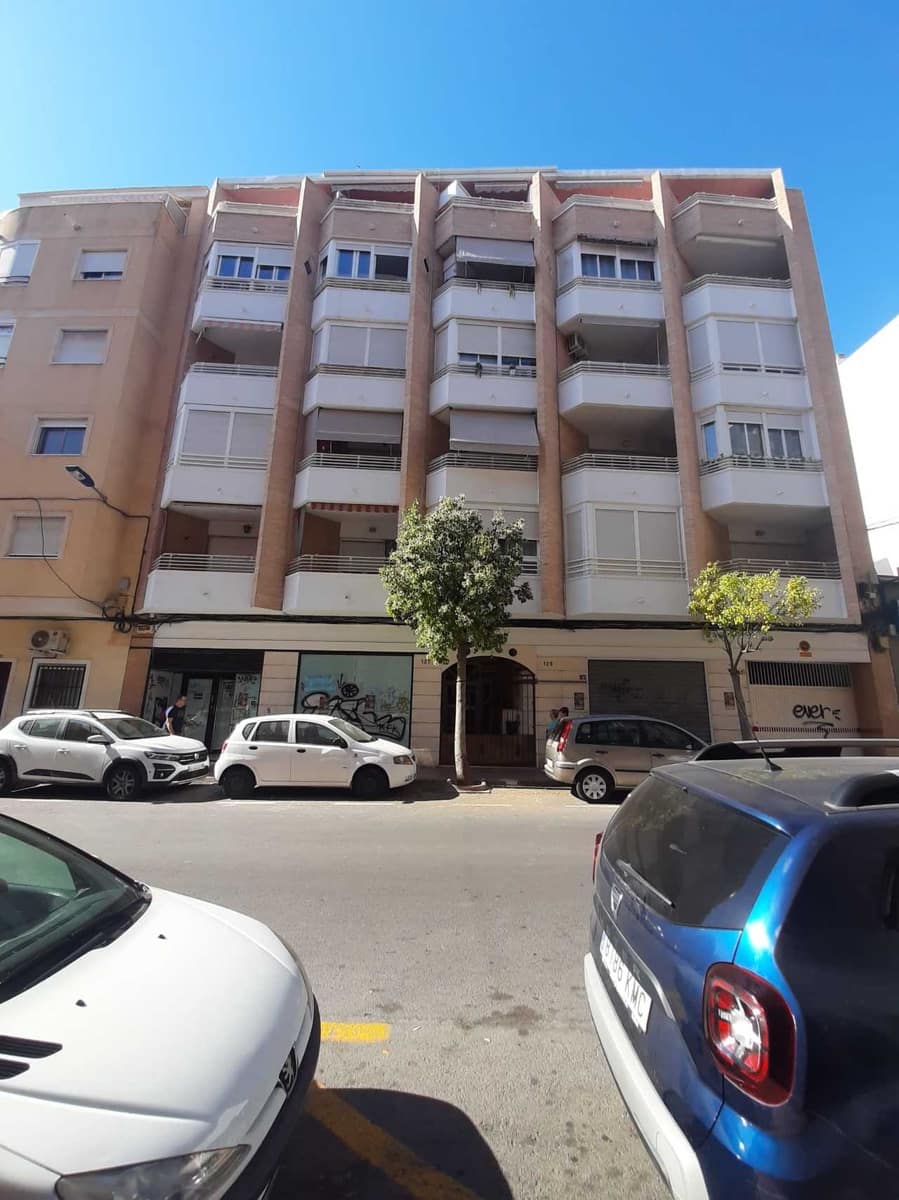 Apartamento de 3 habitaciones en Torrevieja en venta - 310.000 € (Ref: 9735299)