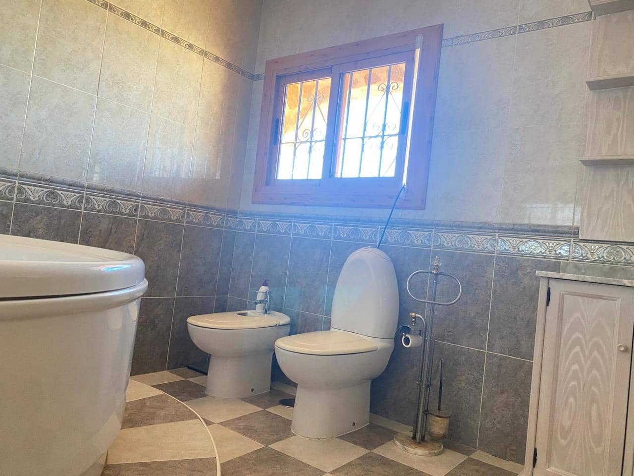 7 quarto Moradia para venda em Torrevieja - 545 000 € (Ref: 9735303)