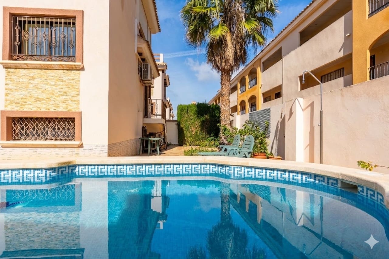 6 soveværelse Villa til salg i Orihuela Costa - € 365.000 (Ref: 9735306)