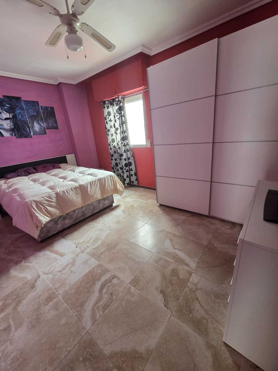 Apartamento de 2 habitaciones en Torrevieja en venta - 167.000 € (Ref: 9735311)