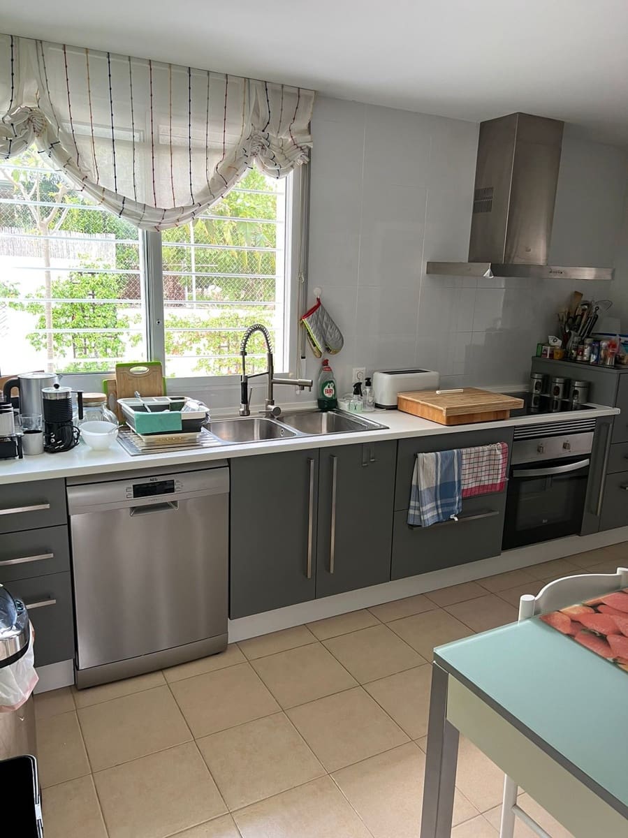 4 bedroom Villa for sale in Santomera with pool garage - € 355,000 (Ref: 9738295)