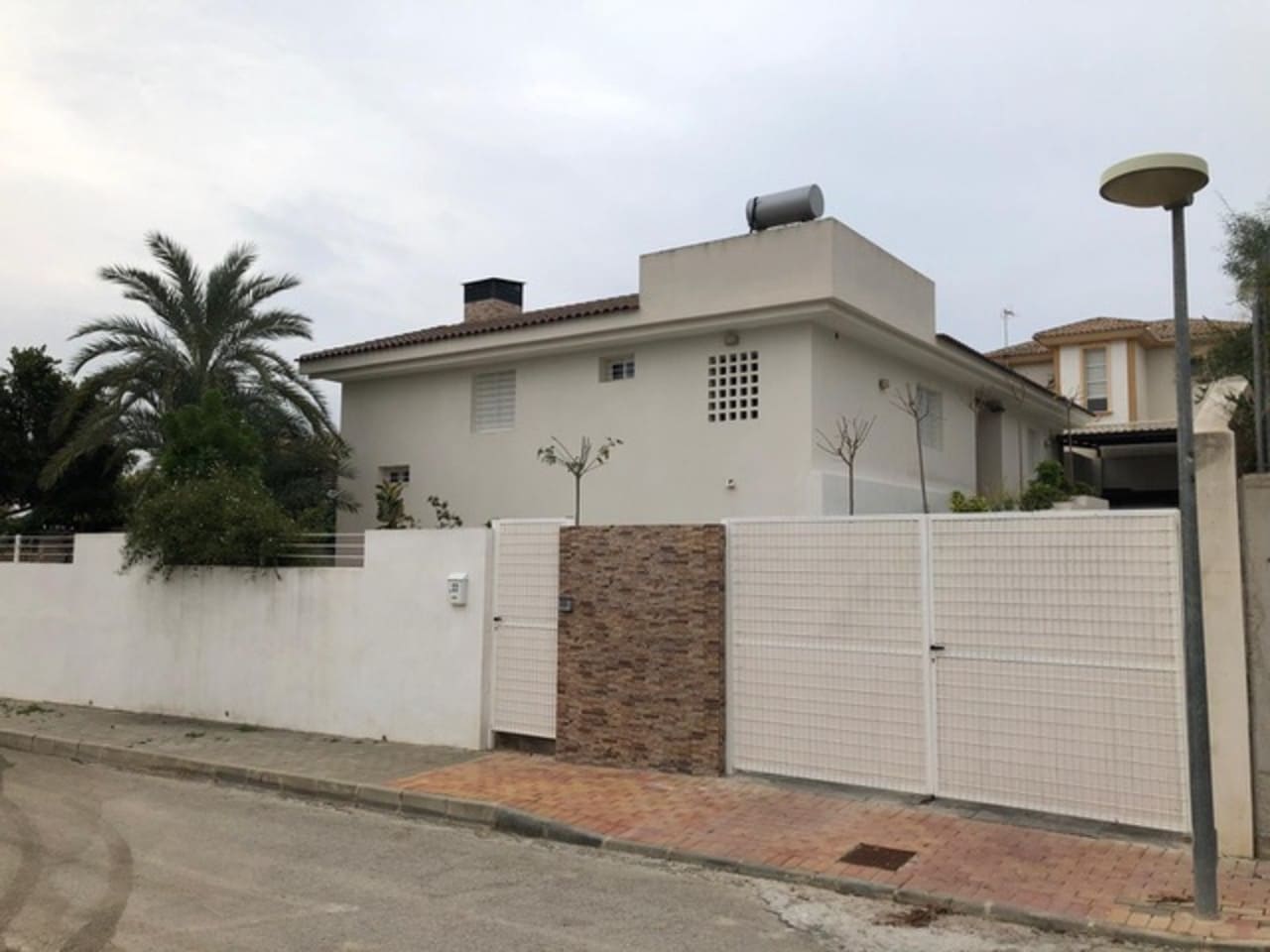 4 bedroom Villa for sale in Santomera with pool garage - € 355,000 (Ref: 9738295)